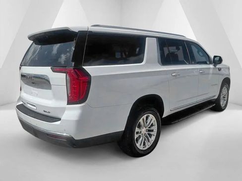 Used 2023 GMC Yukon XL SLT AWD/4WD image 7