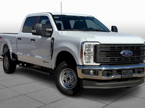 New 2026 Ford F250 XL w/ XL Chrome Package image 2
