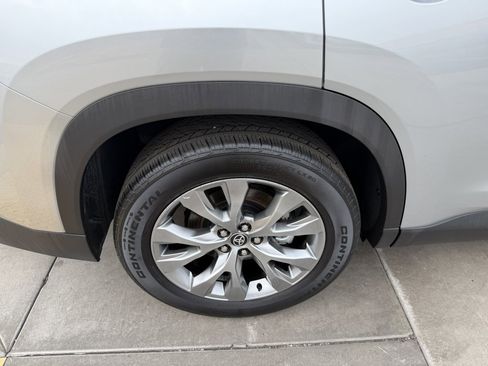 Used 2024 Toyota Grand Highlander Limited image 15