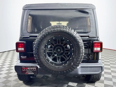 Used 2018 Jeep Wrangler Unlimited Sport S AWD/4WD image 6