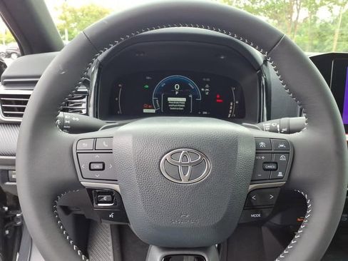 New 2026 Toyota Camry SE FWD image 17