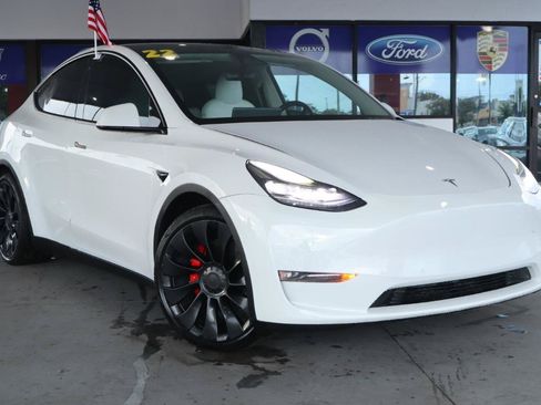 Used 2022 Tesla Model Y Performance AWD/4WD image 2