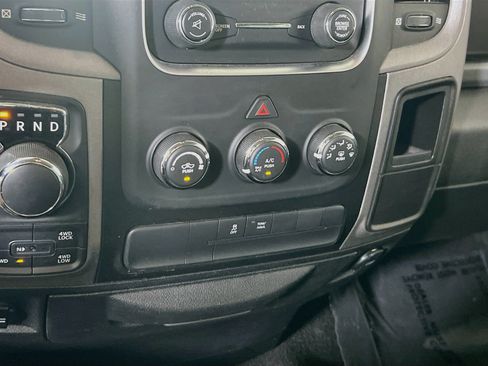Used 2018 RAM 1500 Express AWD/4WD image 15