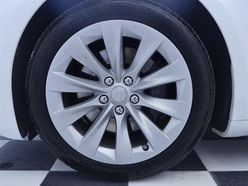 Used 2018 Tesla Model S 100D image 30