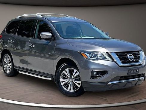 Used 2017 Nissan Pathfinder SL w/ SL Tech Package FWD image 10