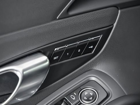 Used 2025 Porsche 718 Cayman RWD image 14