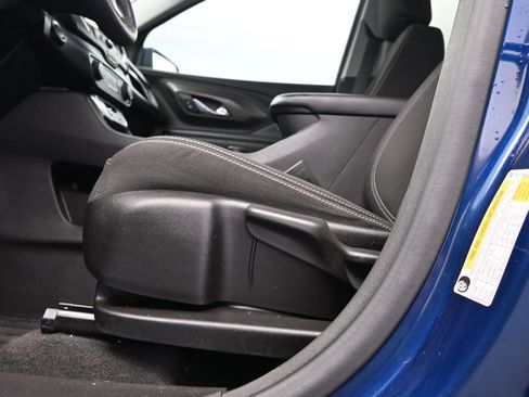 Used 2022 GMC Terrain SLE image 24