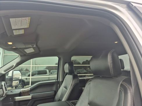 Used 2017 Ford F250 Lariat w/ Lariat Value Package image 18