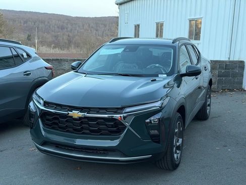 New 2026 Chevrolet Trax LT w/ Driver Confidence Package image 1