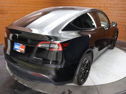 Used 2023 Tesla Model Y Long Range image 20