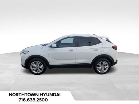 Used 2024 Buick Encore GX Preferred FWD image 2