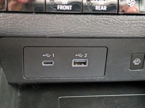 Used 2024 Mitsubishi Outlander SE image 22