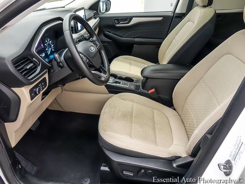 Used 2022 Ford Escape SE w/ SE Sport Appearance Package AWD/4WD image 9