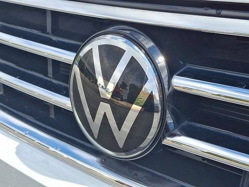 Used 2024 Volkswagen Tiguan SE FWD image 6