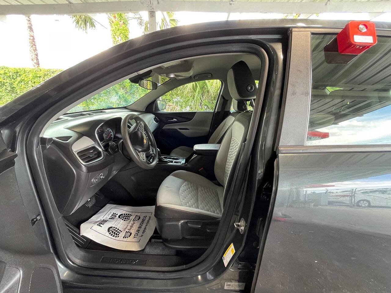 Used 2020 Chevrolet Equinox LS FWD image 6