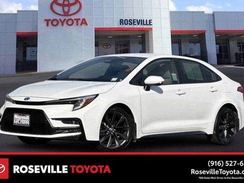 Certified 2024 Toyota Corolla SE FWD image 1