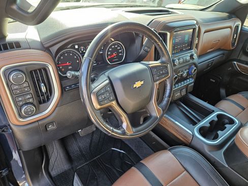 Used 2022 Chevrolet Silverado 1500 High Country w/ Technology Package image 14