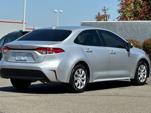 Used 2023 Toyota Corolla LE w/ Carpet Mat Package (TMS) FWD image 2