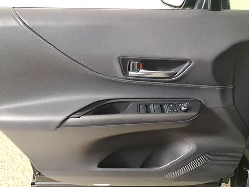 Used 2024 Toyota Venza LE image 21