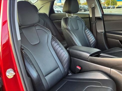 Used 2024 Hyundai Elantra Limited image 28