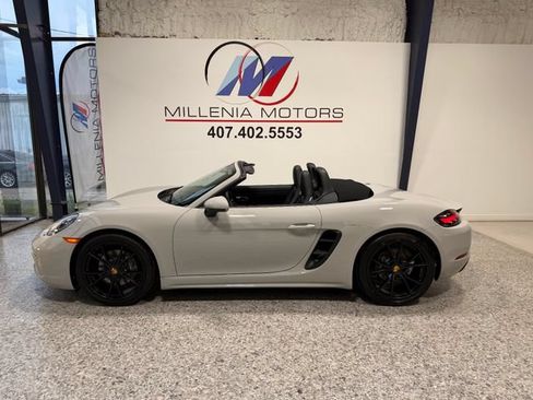 Used 2019 Porsche 718 Boxster RWD image 15