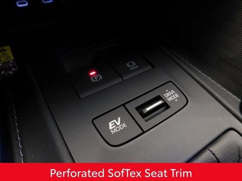 Used 2024 Toyota Venza Limited image 36