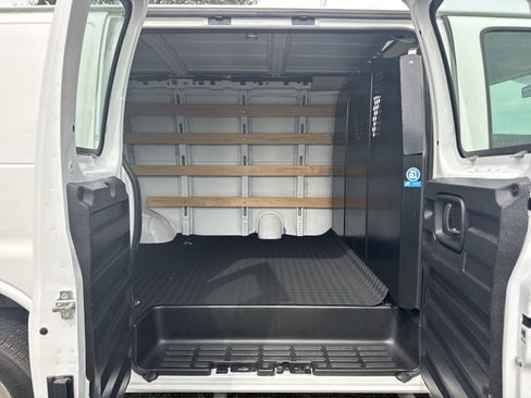 Used 2024 GMC Savana 2500 w/ Driver Convenience Package image 29