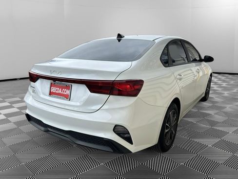 Used 2024 Kia Forte LXS w/ LXS Technology Package FWD image 4