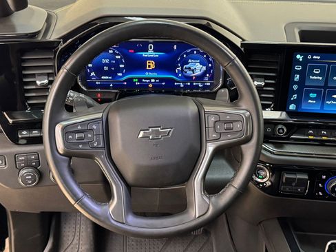 Used 2025 Chevrolet Silverado 1500 ZR2 w/ Technology Package image 4