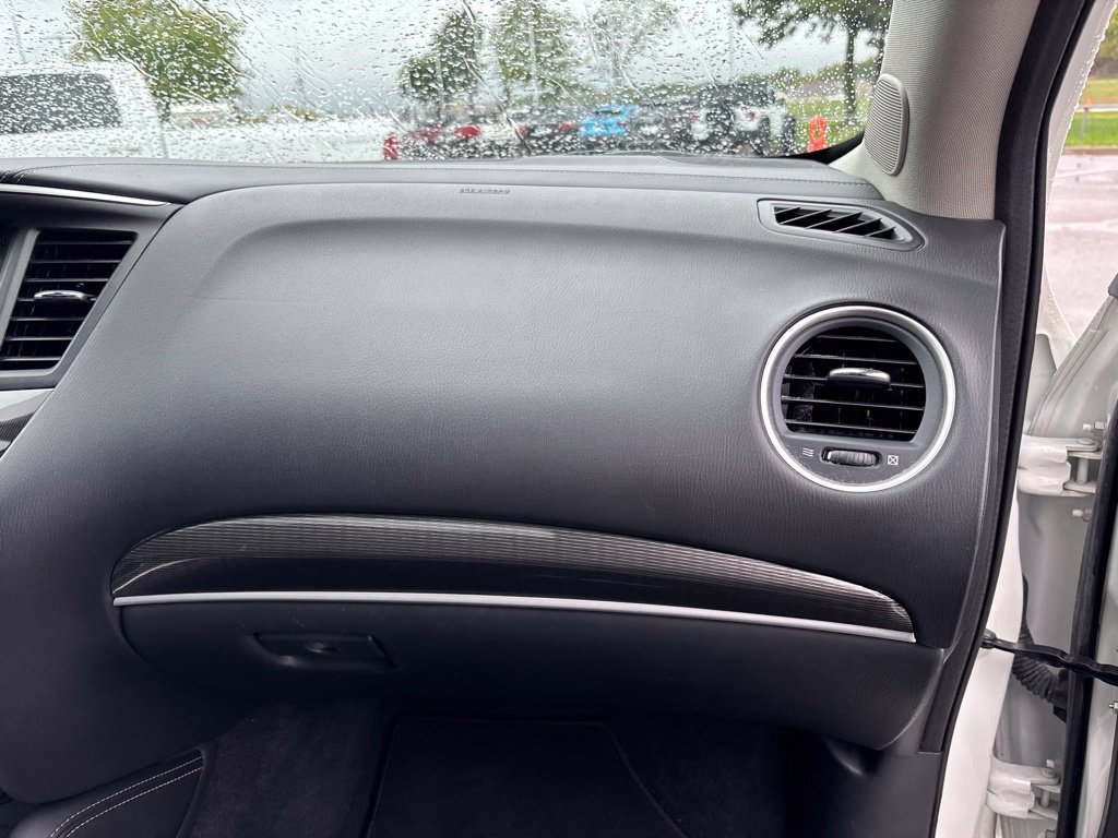 Used 2020 INFINITI QX60 Luxe w/ Essential Package FWD image 32