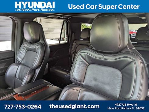 Used 2021 Lincoln Navigator L Reserve w/ Luxury Package AWD/4WD image 7