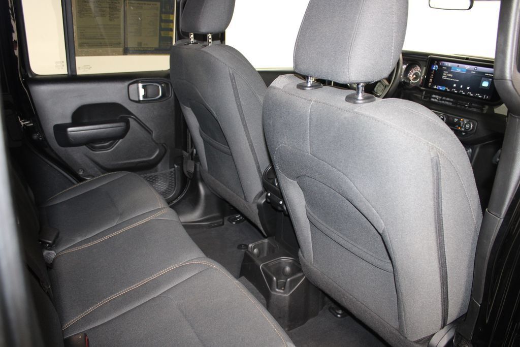 Used 2024 Jeep Wrangler Unlimited Sport AWD/4WD image 31