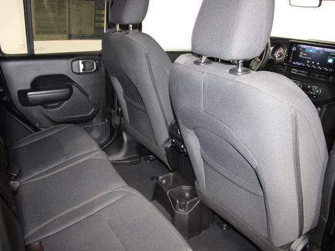Used 2024 Jeep Wrangler Unlimited Sport AWD/4WD image 31
