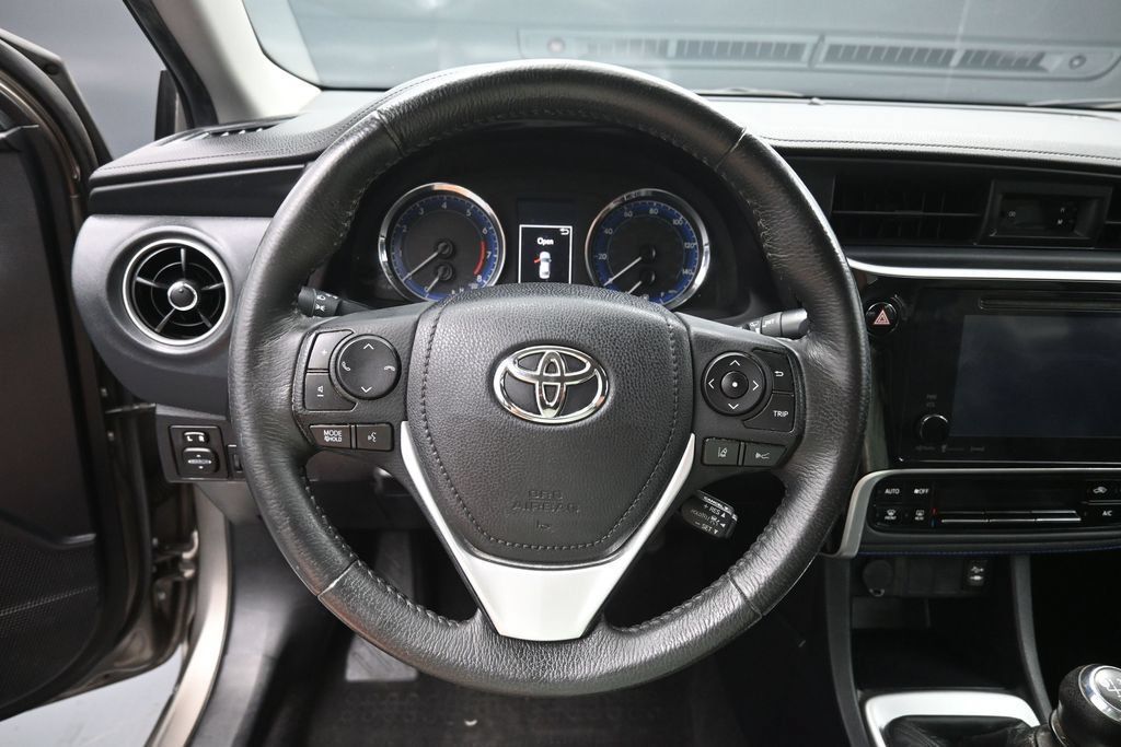 Used 2018 Toyota Corolla SE FWD image 14