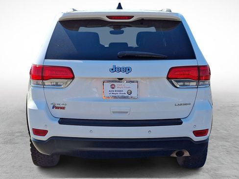 Used 2018 Jeep Grand Cherokee Laredo image 4