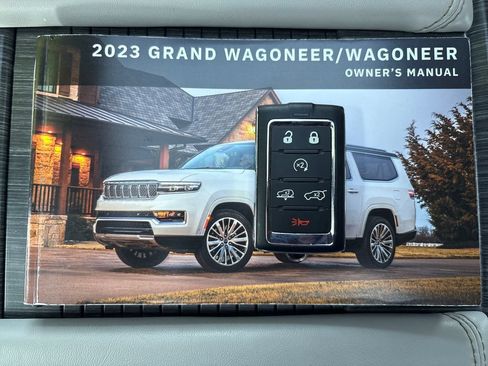 Used 2023 Jeep Wagoneer Series III w/ Premium Group I AWD/4WD image 26