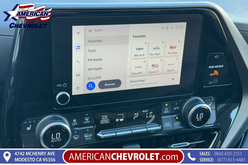 Used 2023 Toyota Highlander XLE AWD/4WD image 27