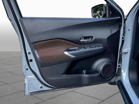 Certified 2023 Nissan Kicks SR FWD image 21
