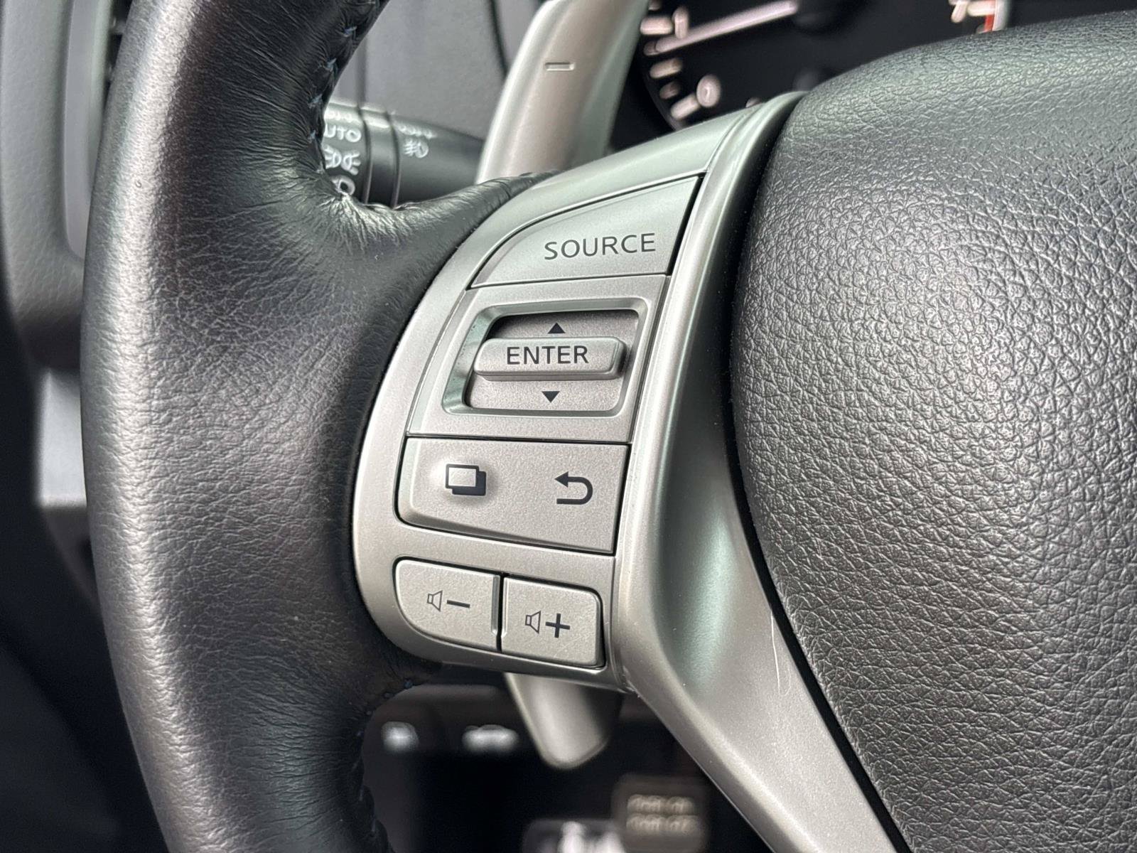 Used 2018 Nissan Altima 2.5 SR w/ SR Midnight Edition FWD image 16