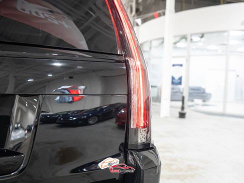 Used 2020 Cadillac Escalade ESV Premium Luxury w/ Escalade Sport Edition image 47