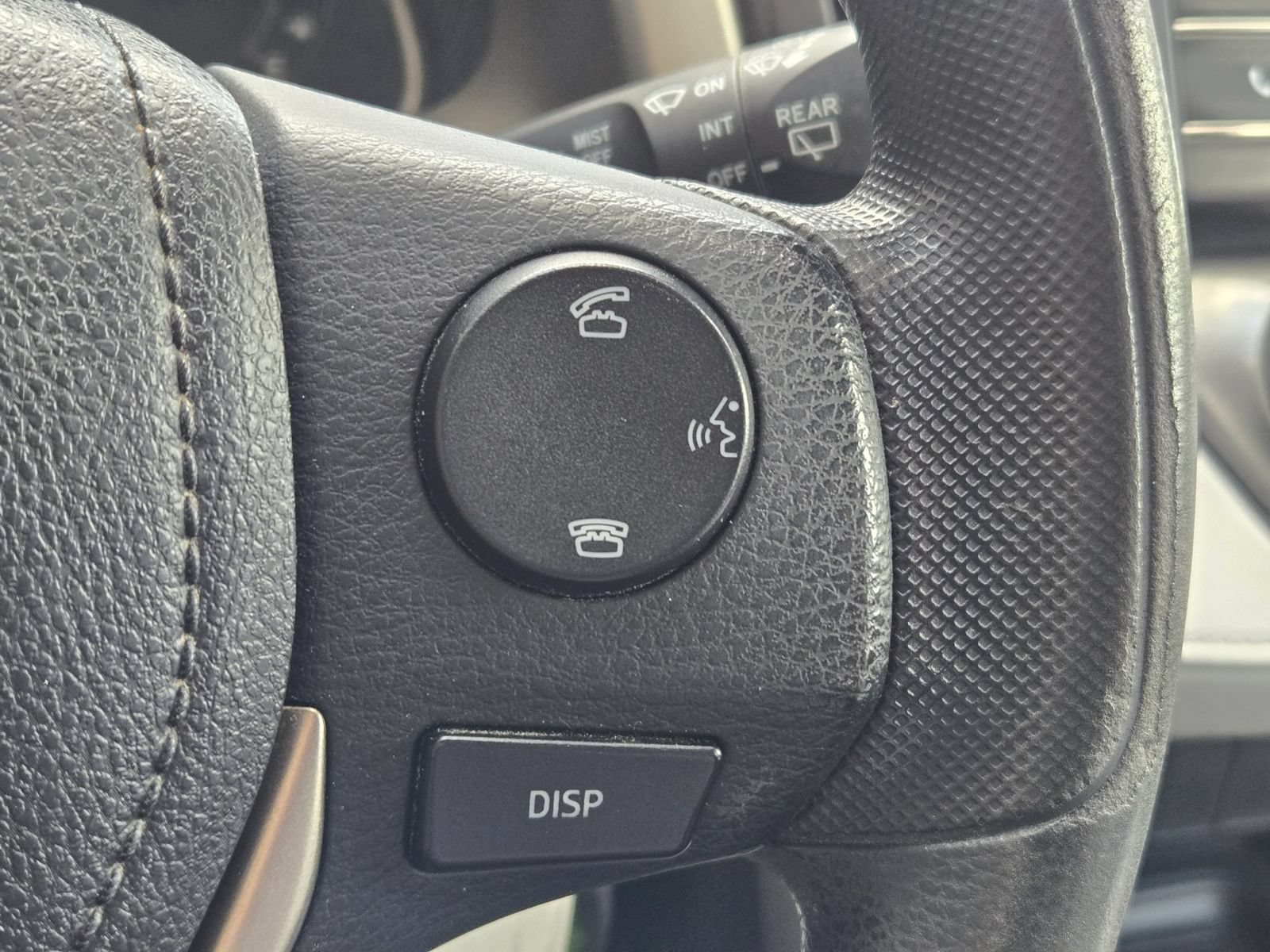 Used 2015 Toyota RAV4 LE AWD/4WD image 30
