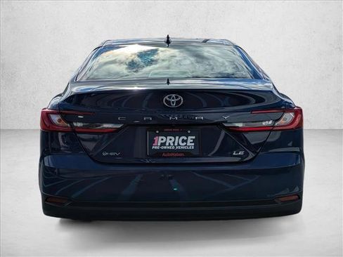 Used 2025 Toyota Camry LE image 6