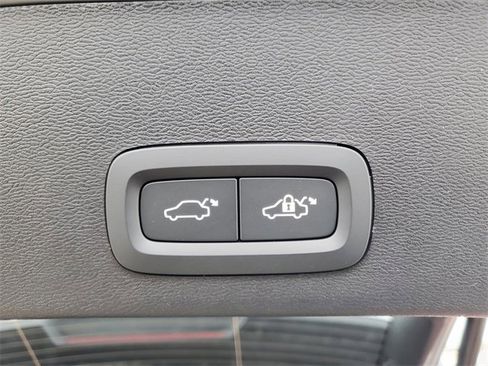 New 2026 Volvo XC40 B5 Plus w/ Protection Package Premier image 33