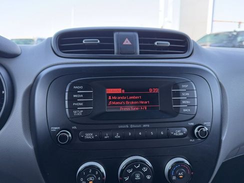 Used 2015 Kia Soul + image 16