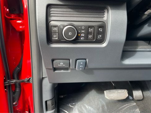 Used 2026 Ford F350 Lariat w/ FX4 Off-Road Package image 14