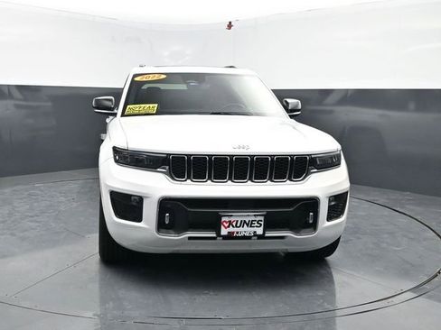 Used 2022 Jeep Grand Cherokee Overland AWD/4WD image 2