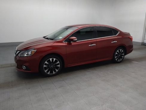 Used 2019 Nissan Sentra SR FWD image 2