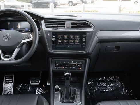 Used 2023 Volkswagen Tiguan SE R-Line FWD image 31