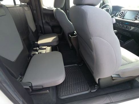 Used 2022 Toyota Tacoma SR5 AWD/4WD image 23