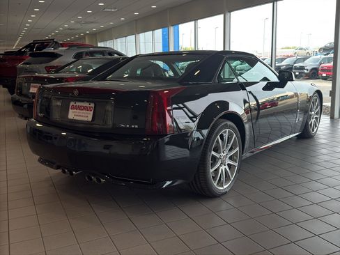 Used 2009 Cadillac XLR V w/ Weather Veil Package RWD image 4